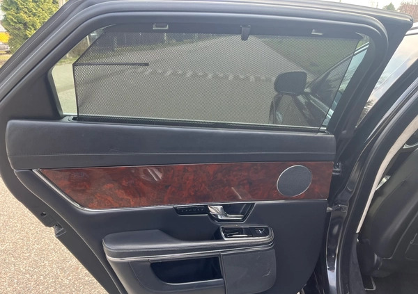 Jaguar XJ cena 45999 przebieg: 150000, rok produkcji 2011 z Warszawa małe 352